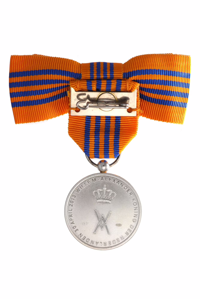 The King Willem-Alexander Inauguration Medal 2013, reverse side of the royal honour from 2013