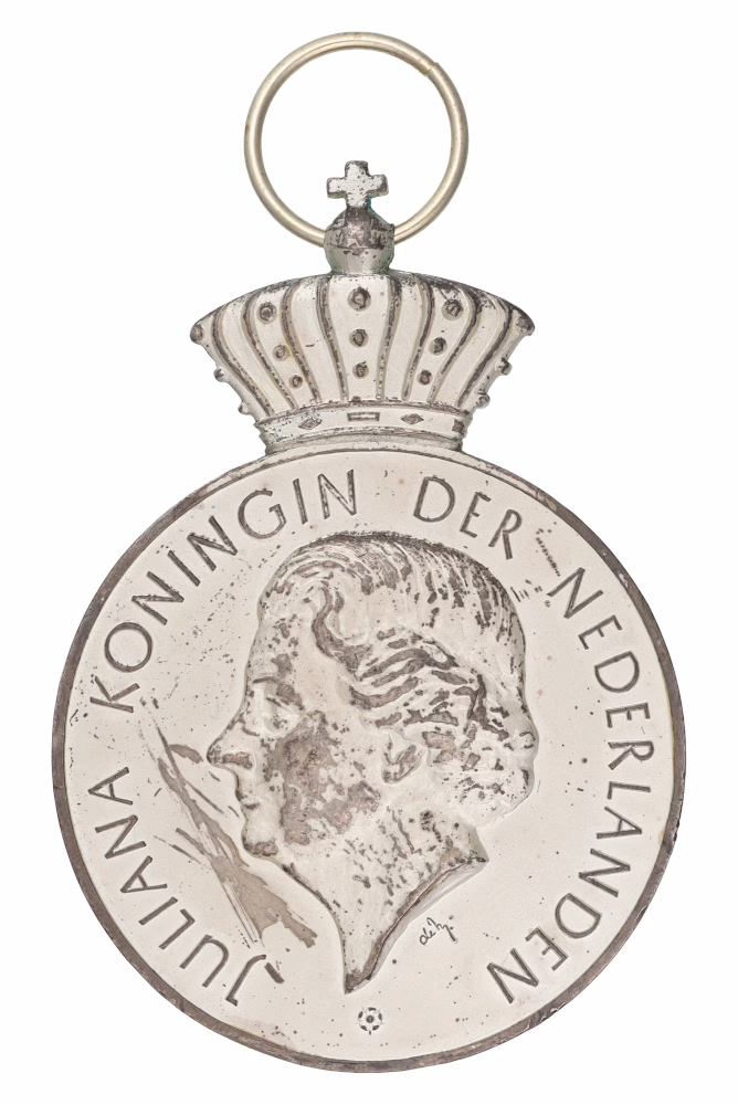 The Medal of Merit, obverse of a royal decoration from 1965 bearing the inscription ‘Juliana, Queen of the Netherlands’
