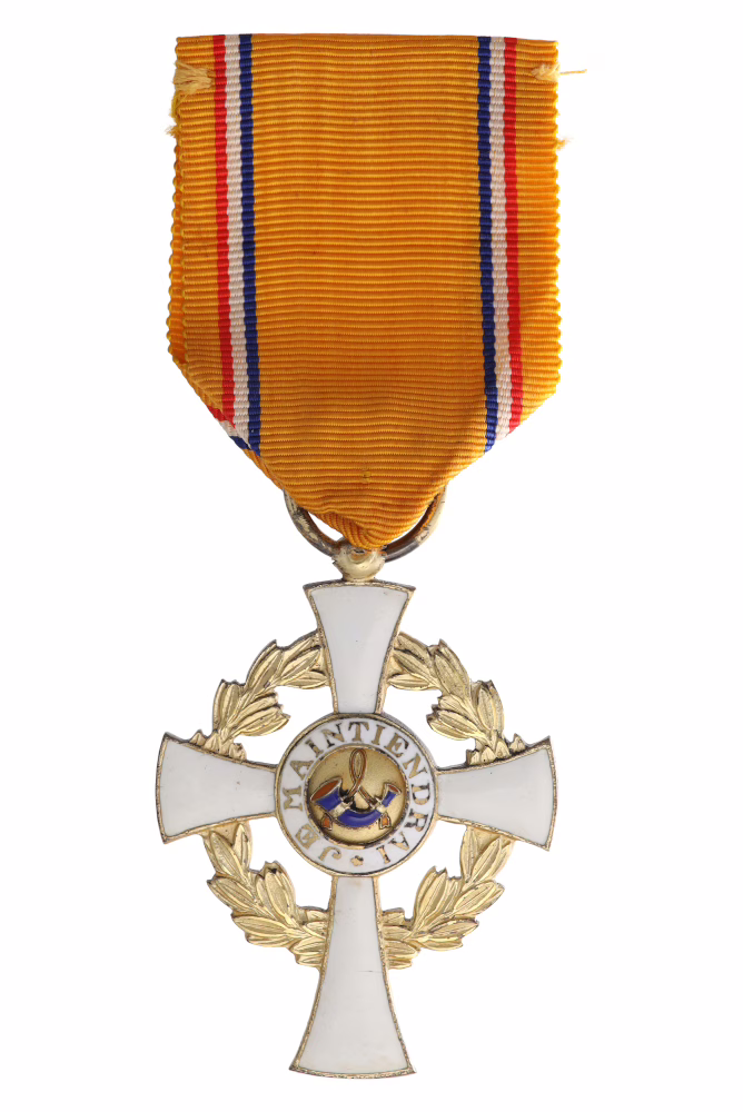 The Order of the Crown, Cross of Honour, obverse of a royal decoration from 1969; a medal bearing the inscription ‘Je Maintiendrai’