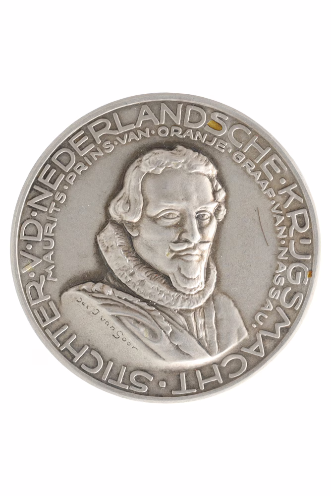 The silver Prince Maurits Medal, a commemorative medal, obverse of a military decoration from 1936 bearing the inscription ‘MAURITS PRINCE OF ORANGE COUNT OF NASSAU’; outer inscription: ‘FOUNDER OF THE DUTCH ARMED FORCES’