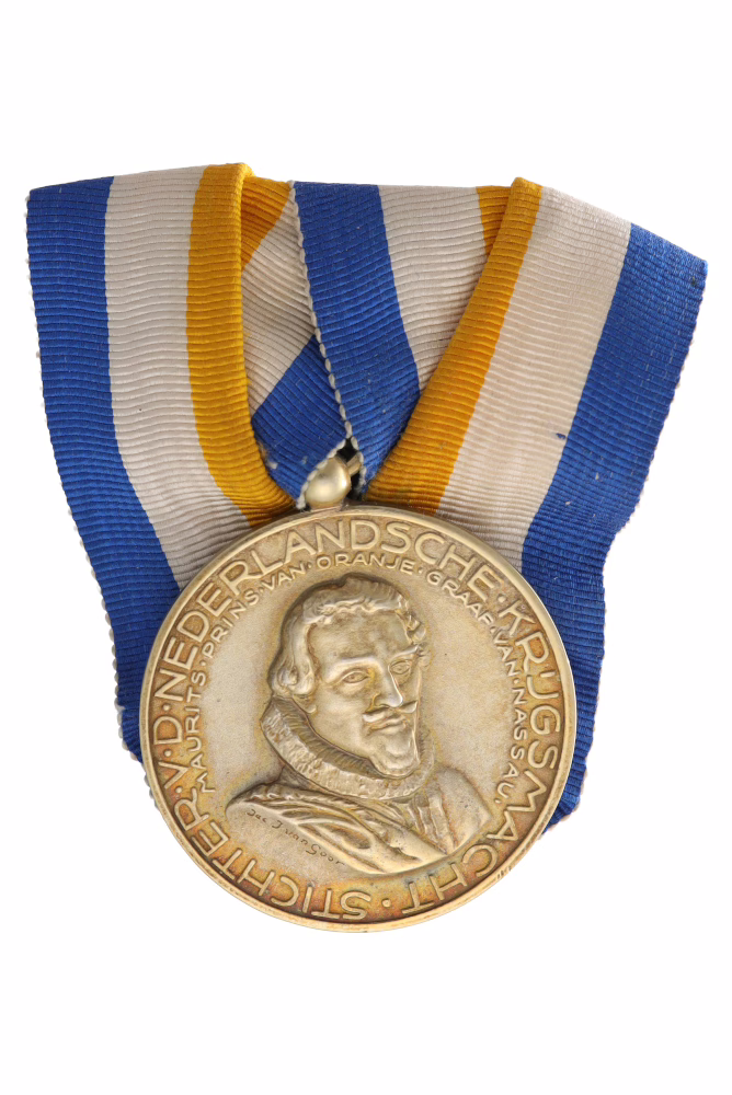 The gold Prince Maurits Medal, obverse of a military decoration from 1936 bearing the inscription ‘MAURITS PRINCE OF ORANGE, COUNT OF NASSAU’; outer inscription: ‘FOUNDER OF THE DUTCH ARMED FORCES’