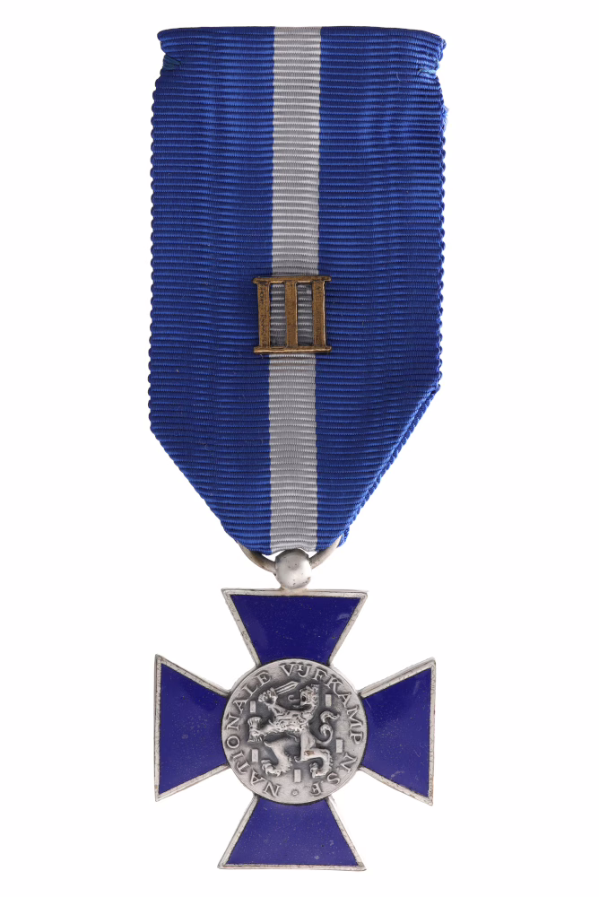 The National Pentathlon Cross of the Dutch Sports Federation, a cross dating from 1960 bearing the inscription ‘Nationale Vijfkamp’