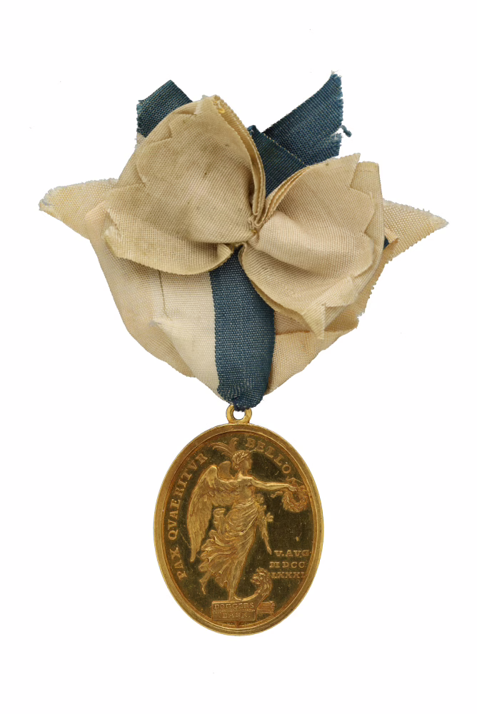 The Doggersbank Medal, gold, obverse of a military decoration from 1781 bearing the inscription PAX QVAERETVR BELLO; inscription, bottom right: V AVG MDCC LXXXI; inscription, bottom centre: DOGGERS BANK
