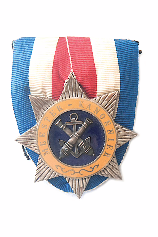 The Decoration of Honour for Master-Gunner, obverse of a military medal from 1909
