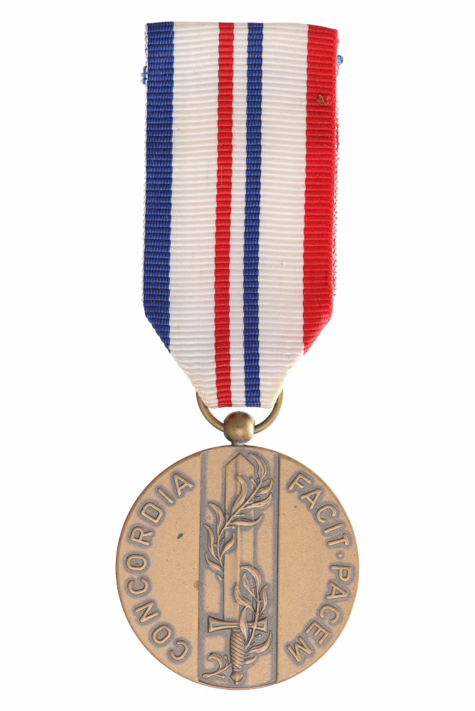 The Commemorative Medal for Multinational Peace Operations in the Former Yugoslavia, obverse of the military decoration