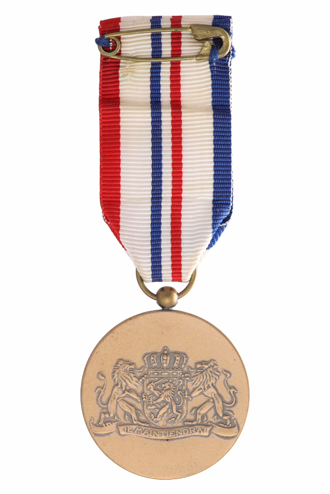 The Commemorative Medal for Multinational Peace Operations in the Former Yugoslavia, reverse side of the military decoration